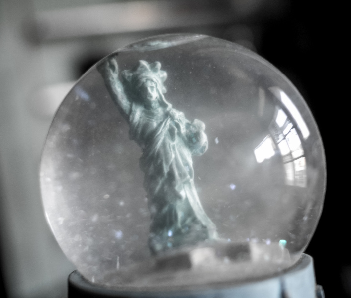 Lady Liberty Snow Globe
